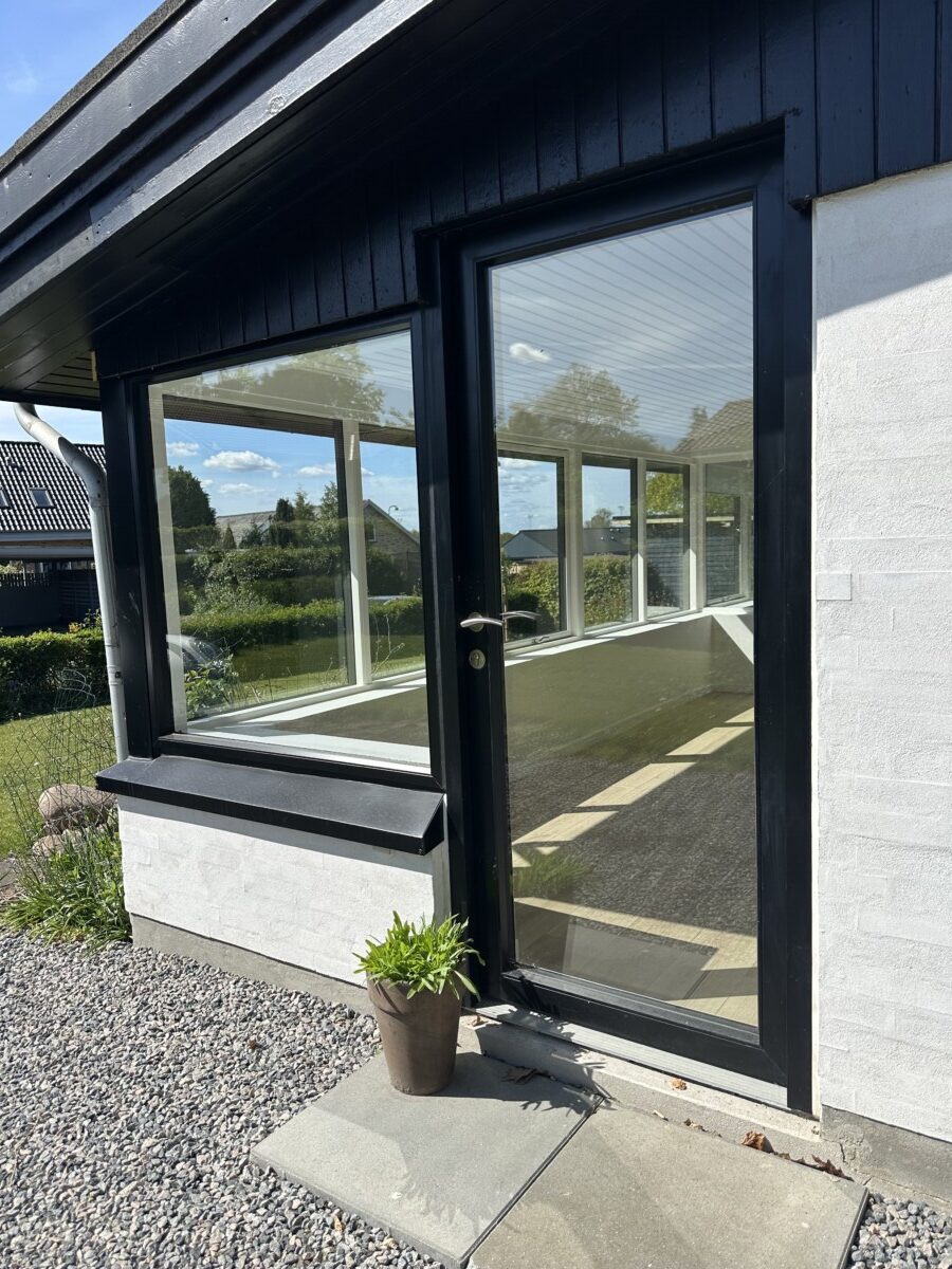 Døre og vinduer – udført af Silkeborg Glarmesterforretning